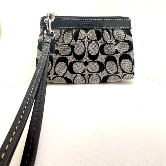Coach Signature C Small Wristlet Black Jacquard Leather Y2K - Picture 6 of 7
